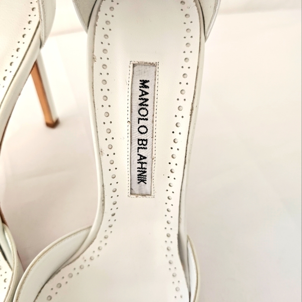 Manolo Blahnik Trova Cap-Toe Leather 105mm Ankle-Wrap Pumps - Picture 10 of 12